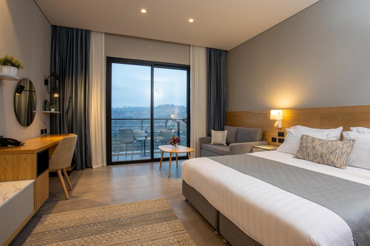 Logos Hotel In Yad Hashmona Extérieur photo