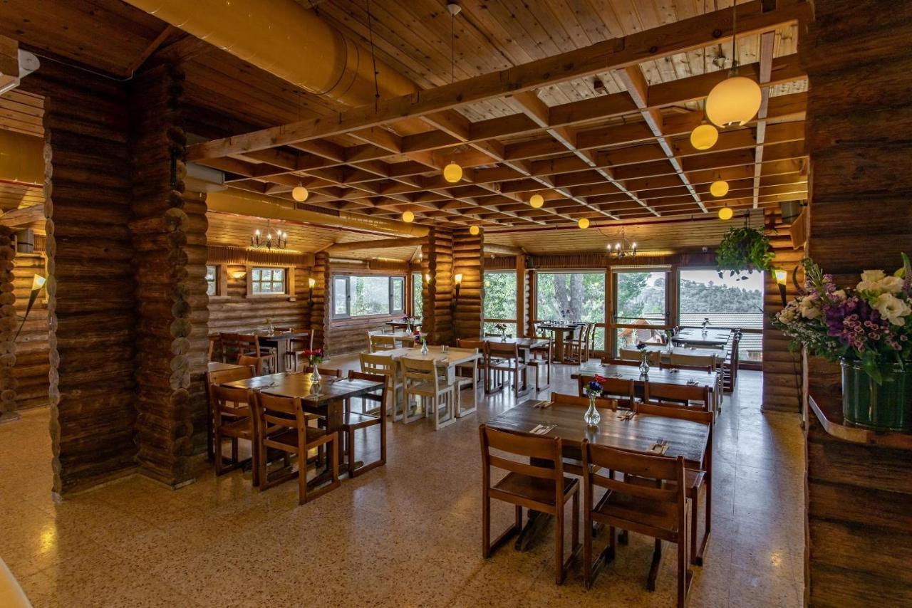 Logos Hotel In Yad Hashmona Extérieur photo